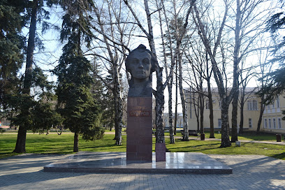 Памятник СУВОРОВУ