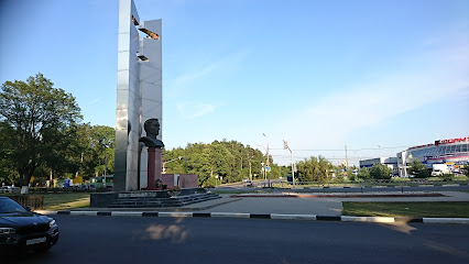 Памятник Амет-Хану Султану