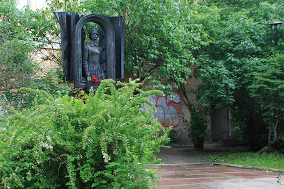 Памятник С. Перовской