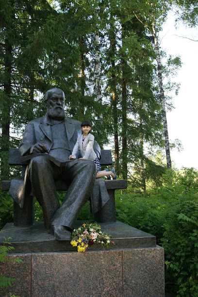 Памятник А.Н. Островскому