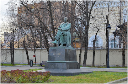Памятник А.Н. Толстому