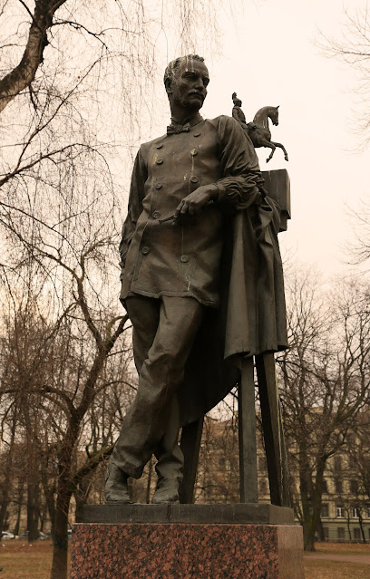 Памятник скульптору Петру Клодту