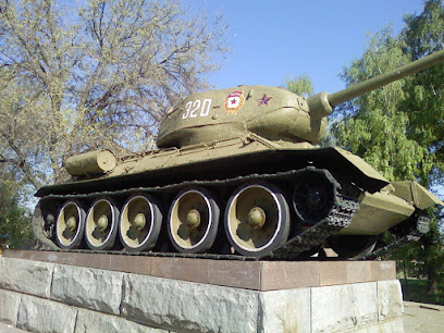 Памятник ВОВ — танк Т-34-76