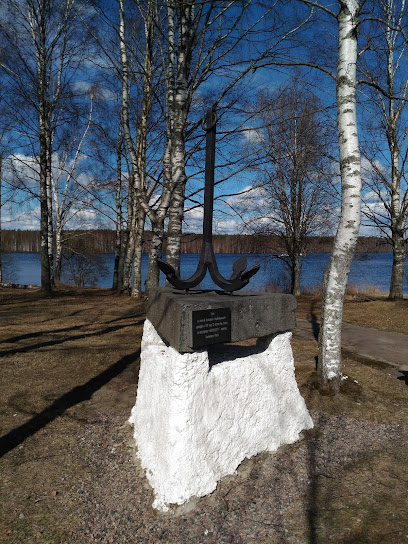Памятник Олонецкой "Лодейнопольской" верфи