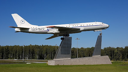 Самолет-памятник ТУ-104