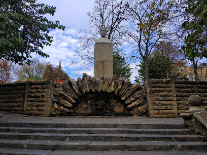 Памятник Коста Хетагуров