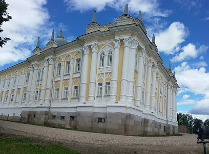 Монастырские корпуса соборного двора