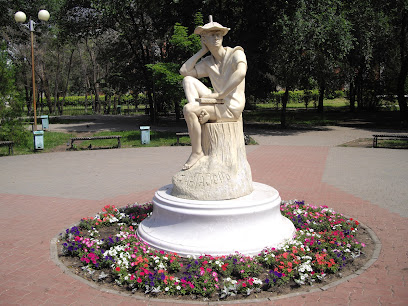 Памятник Льву Кассилю "Фантазер"