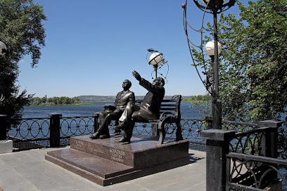 Памятник Ю.А.Гагарину и С.П.Королеву.