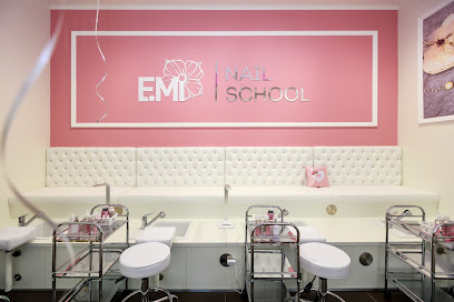 E.Mi Nail School - Emi škola manikúry a netového designu
