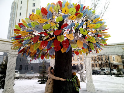Скульптурная композиция "Дерево счастья"