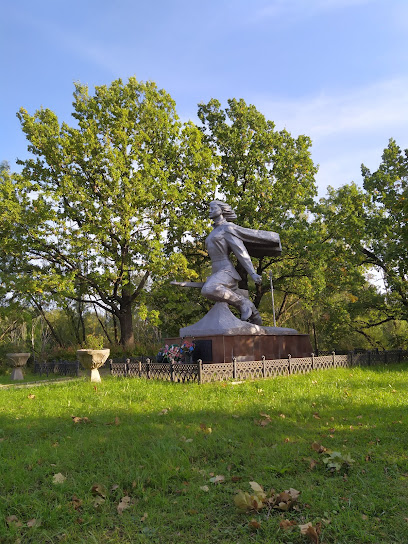 Памятник Герою Советского Союза Алие Молдагуловой