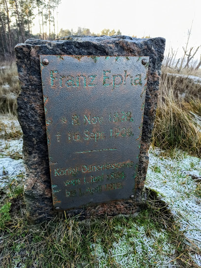 Памятный гранитный камень Францу Эфа
