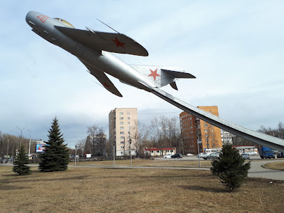 Памятник авиаторам Волховского фронта