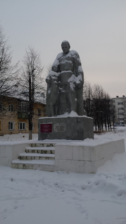 Памятник рабочим завода Дубитель