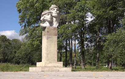 Памятник РКСМ