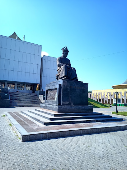 Памятник Буяну-Бадыргы