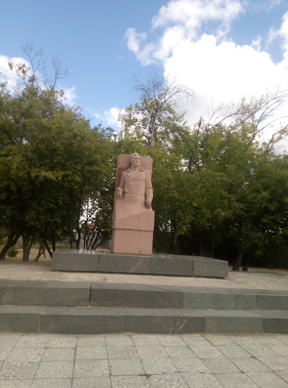 Памятник Шадру