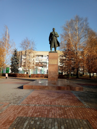 Памятник Черняховскому