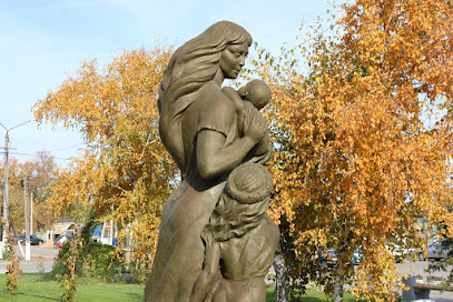 Памятник матери