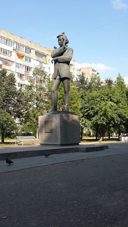 Памятник И.С. Ключникову-Палантай