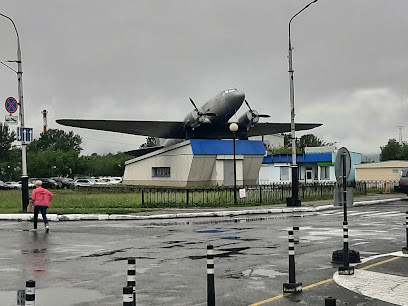 Памятник Самолету ЛИ-2