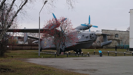 Памятник самолет Бе-12