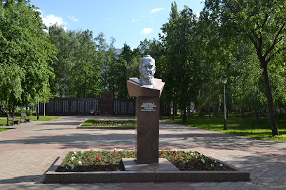 Памятник Г. Жукову