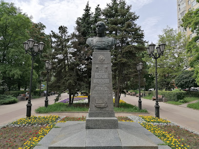 памятник Лелюшенко Дмитрия