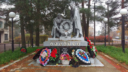 Памятник односельчанам-защитникам в ВОВ