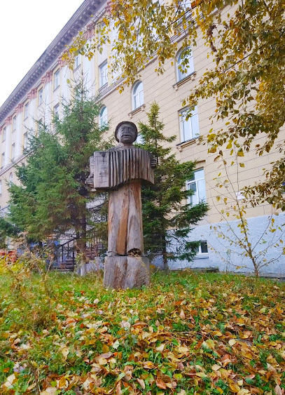 Памятник "Сказитель Земли Сибирской"