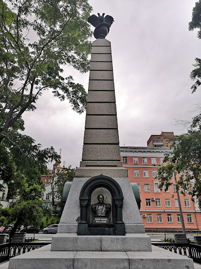 Памятник адмиралу Невельскому