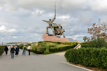 Парковка За Памятником Солдату и Матросу