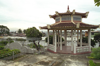 Кладбище Манила Чинес