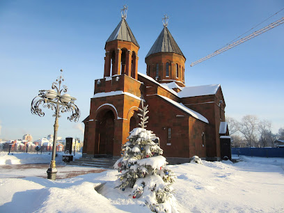  Армянская церковь «Сурб Аменапркич»  