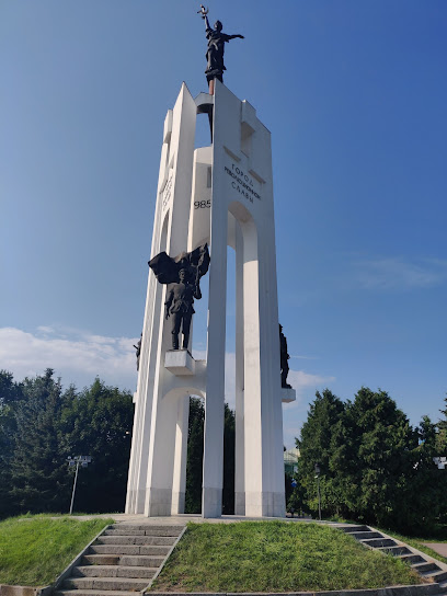 Памятник Александру Пересвету и Бояну на Покровской горе